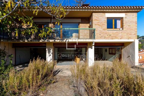 Купить виллу в Кабрильс, Испания с 3 спальни, 270м², № 9268 - фото 3