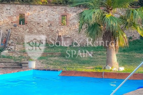 Сasa de 4 dormitorios en venta en Sant Pol de Mar, Barcelona, Cataluña, Spain № 6716 - foto 17