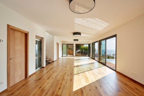 4 bedrooms villa for sale in Lloret de Mar, Girona, Catalonia, Spain № 986 - photo 14