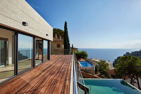 4 bedrooms villa for sale in Lloret de Mar, Girona, Catalonia, Spain № 986 - photo 6
