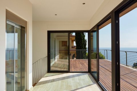 4 bedrooms villa for sale in Lloret de Mar, Girona, Catalonia, Spain № 986 - photo 7