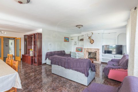 8 bedrooms villa for sale in Lloret de Mar, Girona, Catalonia, Spain № 976 - photo 5
