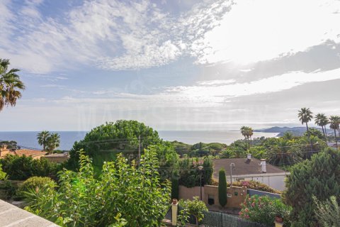 8 bedrooms villa for sale in Lloret de Mar, Girona, Catalonia, Spain № 976 - photo 20