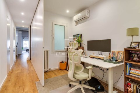 3 bedrooms apartment for sale in Barcelona, Catalonia, Spain № 9218 - photo 14