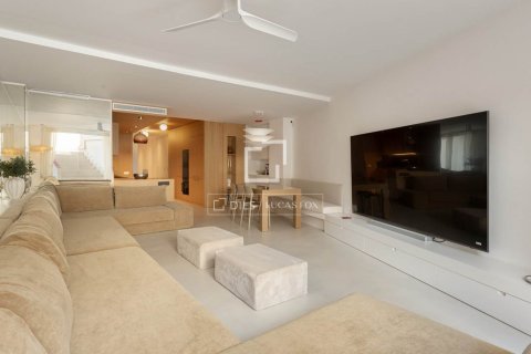 3 bedrooms apartment for sale in Barcelona, Catalonia, Spain № 9107 - photo 9