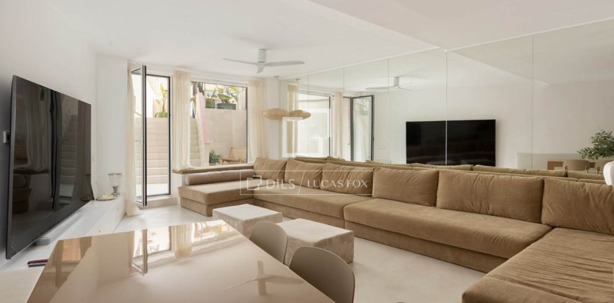 3 bedrooms apartment for sale in Barcelona, Catalonia, Spain № 9107