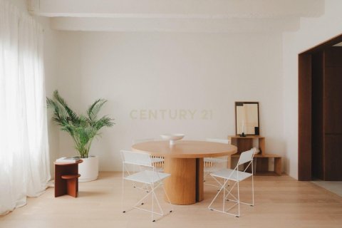 Apartamento de 3 dormitorios en venta en Barcelona, Cataluña, Spain № 9077 - foto 8