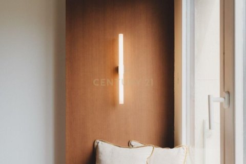 Apartamento de 3 dormitorios en venta en Barcelona, Cataluña, Spain № 9077 - foto 3