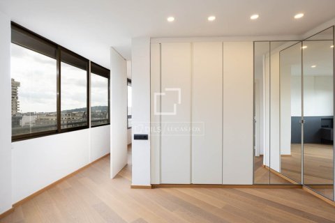 Apartamento de 3 dormitorios en venta en Barcelona, Cataluña, Spain № 9166 - foto 8