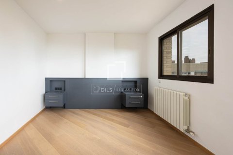 Apartamento de 3 dormitorios en venta en Barcelona, Cataluña, Spain № 9166 - foto 4