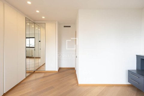 Apartamento de 3 dormitorios en venta en Barcelona, Cataluña, Spain № 9166 - foto 9