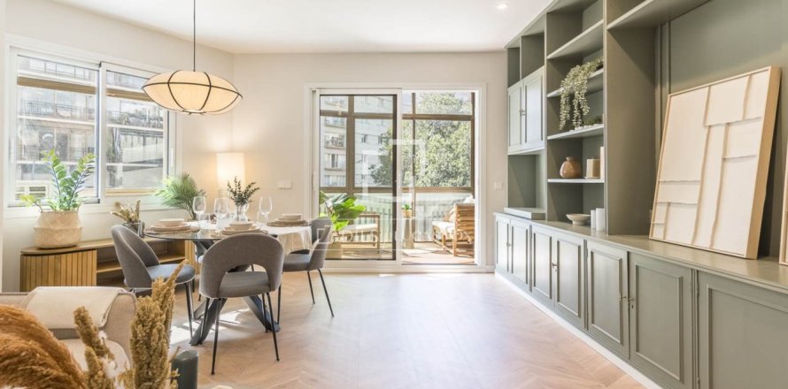 3 bedrooms apartment for sale in Barcelona, Catalonia, Spain № 9099