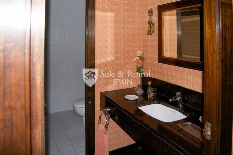 Купить дом в Сан-Андреу-де-Льяванерес, Испания с 6 спален, 789м², № 6730 - фото 16