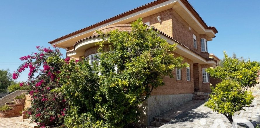 5 bedrooms house for sale in La Secuita, Tarragona, Catalonia, Spain № 9145