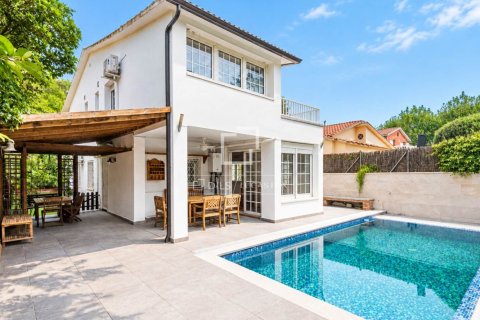 4 bedrooms villa for sale in Sant Cugat Del Valles, Barcelona, Catalonia, Spain № 9257