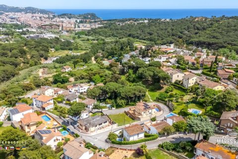 Villa de 4 dormitorios en venta en Lloret de Mar, Gerona, Cataluña, Spain № 1100 - foto 4