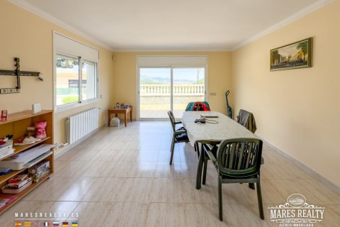 Villa de 4 dormitorios en venta en Lloret de Mar, Gerona, Cataluña, Spain № 1100 - foto 20