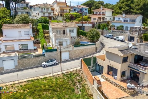 Villa de 4 dormitorios en venta en Lloret de Mar, Gerona, Cataluña, Spain № 1100 - foto 5