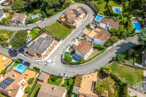 Villa de 4 dormitorios en venta en Lloret de Mar, Gerona, Cataluña, Spain № 1100 - foto 3