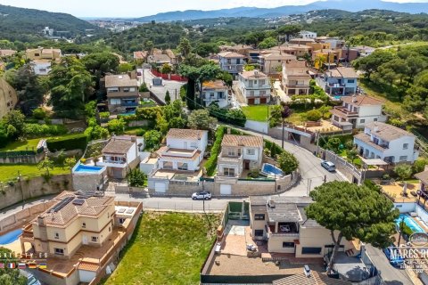 Villa de 4 dormitorios en venta en Lloret de Mar, Gerona, Cataluña, Spain № 1100 - foto 2
