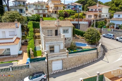 Villa de 4 dormitorios en venta en Lloret de Mar, Gerona, Cataluña, Spain № 1100 - foto 6