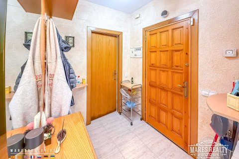 Villa de 4 dormitorios en venta en Lloret de Mar, Gerona, Cataluña, Spain № 1100 - foto 15