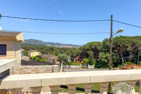Villa de 4 dormitorios en venta en Lloret de Mar, Gerona, Cataluña, Spain № 1100 - foto 13