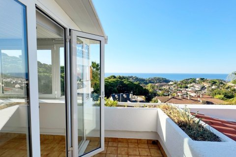 5 bedrooms villa for sale in Lloret de Mar, Girona, Catalonia, Spain № 9192 - photo 9