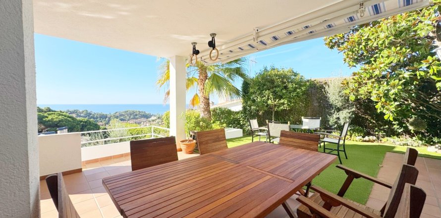 5 bedrooms villa for sale in Lloret de Mar, Girona, Catalonia, Spain № 9192