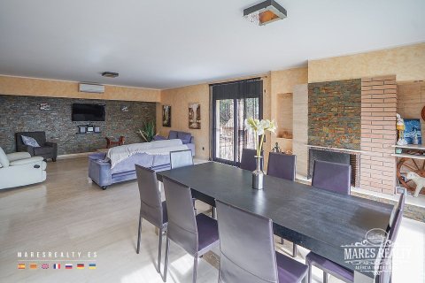 3 bedrooms villa for sale in Platja D'aro, Girona, Catalonia, Spain № 964 - photo 16