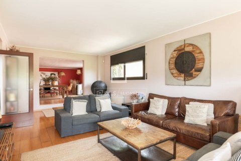 4 bedrooms villa for sale in Sant Cugat Del Valles, Barcelona, Catalonia, Spain № 9104 - photo 2