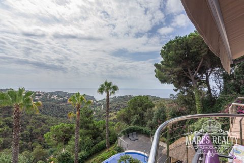 4 bedrooms villa for sale in Lloret de Mar, Girona, Catalonia, Spain № 990 - photo 5