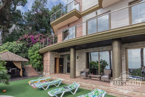 4 bedrooms villa for sale in Lloret de Mar, Girona, Catalonia, Spain № 990 - photo 2