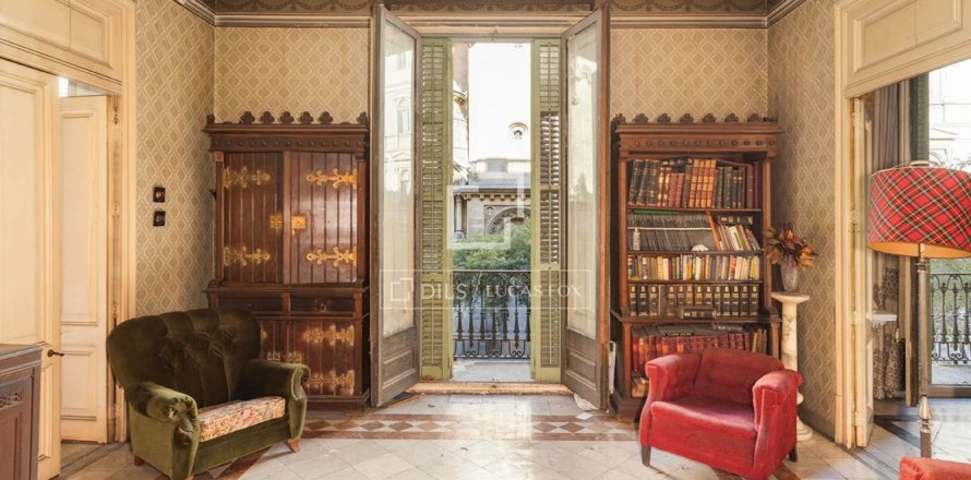 6 bedrooms apartment for sale in Barcelona, Catalonia, Spain № 9227