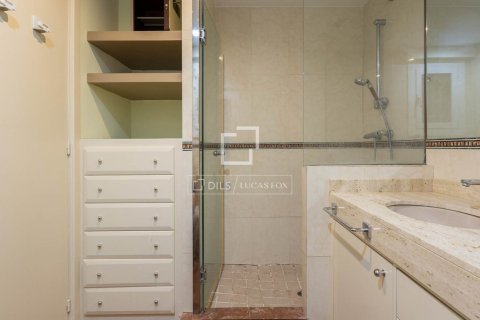 Apartamento de 3 dormitorios en venta en Barcelona, Cataluña, Spain № 9208 - foto 26