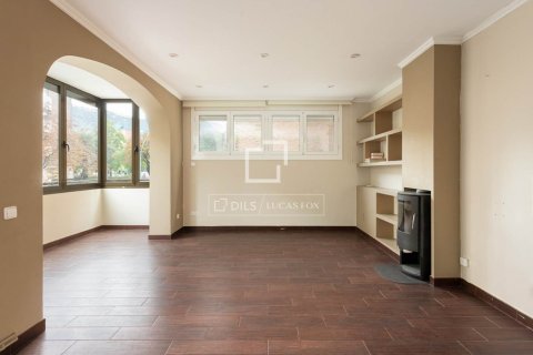 Apartamento de 3 dormitorios en venta en Barcelona, Cataluña, Spain № 9208