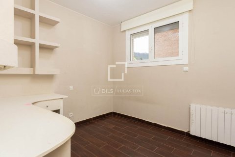 Apartamento de 3 dormitorios en venta en Barcelona, Cataluña, Spain № 9208 - foto 27