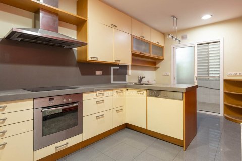 Apartamento de 3 dormitorios en venta en Barcelona, Cataluña, Spain № 9208 - foto 11