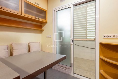 Apartamento de 3 dormitorios en venta en Barcelona, Cataluña, Spain № 9208 - foto 13