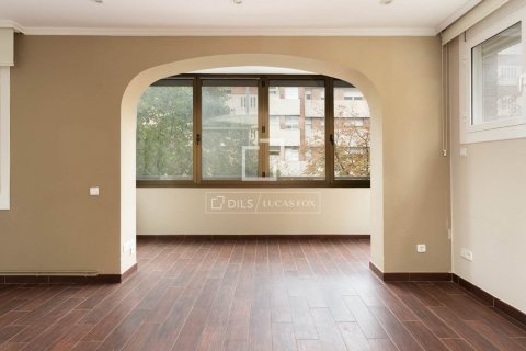 Apartamento de 3 dormitorios en venta en Barcelona, Cataluña, Spain № 9208 - foto 3