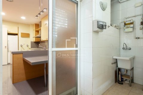 Apartamento de 3 dormitorios en venta en Barcelona, Cataluña, Spain № 9208 - foto 15