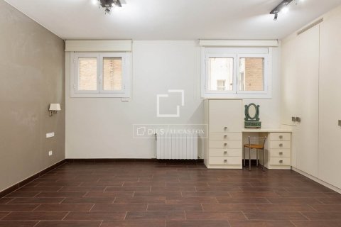 Apartamento de 3 dormitorios en venta en Barcelona, Cataluña, Spain № 9208 - foto 21