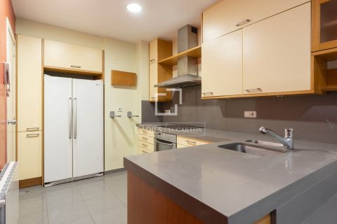 Apartamento de 3 dormitorios en venta en Barcelona, Cataluña, Spain № 9208 - foto 17