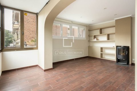 Apartamento de 3 dormitorios en venta en Barcelona, Cataluña, Spain № 9208 - foto 6