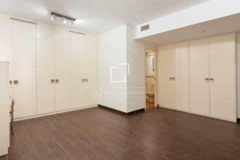 Apartamento de 3 dormitorios en venta en Barcelona, Cataluña, Spain № 9208 - foto 23