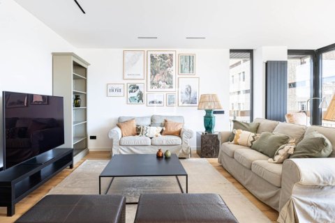 5 bedrooms apartment for sale in Barcelona, Catalonia, Spain № 9109 - photo 2