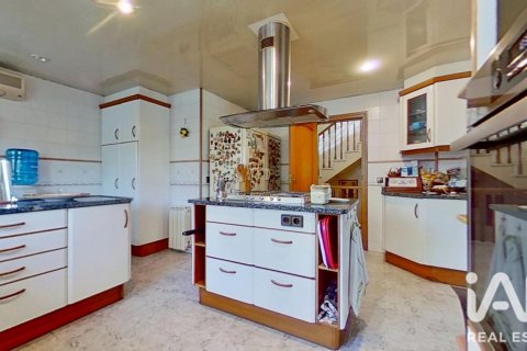 5 bedrooms house for sale in El Vendrell, Tarragona, Catalonia, Spain № 9137 - photo 18
