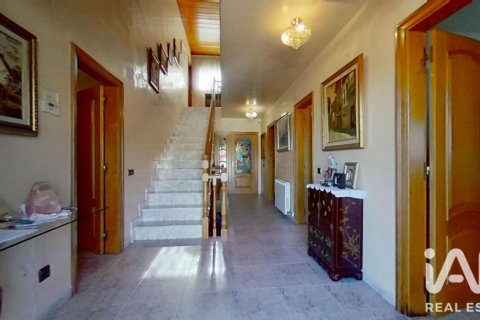 5 bedrooms house for sale in El Vendrell, Tarragona, Catalonia, Spain № 9137 - photo 4