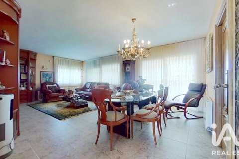 5 bedrooms house for sale in El Vendrell, Tarragona, Catalonia, Spain № 9137 - photo 12