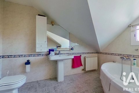 5 bedrooms house for sale in El Vendrell, Tarragona, Catalonia, Spain № 9137 - photo 22